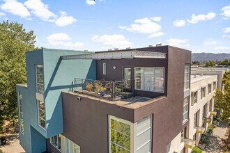 1364 Powell St in Emeryville, CA - Building Photo - Building Photo