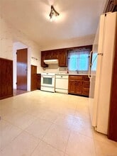 1649 Falmouth Ave in New Hyde Park, NY - Building Photo - Building Photo