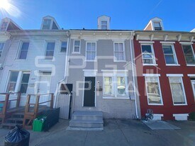626 S Queen St in York, PA - Building Photo