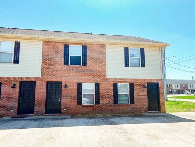 108 Coyote Ct, Unit 5 in Clarksville, TN - Building Photo - Building Photo