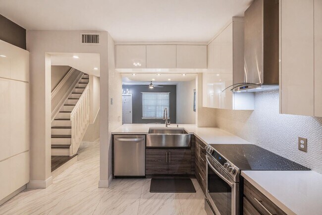 3333 Cabaret Ln in Margate, FL - Building Photo - Building Photo