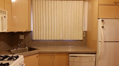 19638 Pompeii Ave, Unit 1D in Hollis, NY - Building Photo - Building Photo