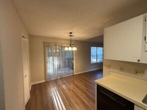 6241 Rolling Fork Rd in North Charleston, SC - Building Photo - Building Photo