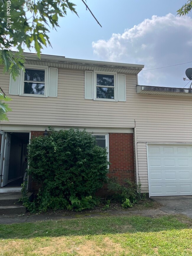 property at 5 Bayberry Dr