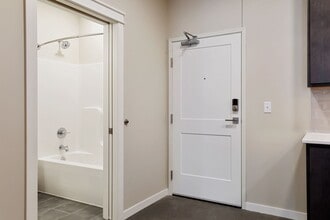 756 NE Jackson St, Unit 102 in Minneapolis, MN - Foto de edificio - Building Photo
