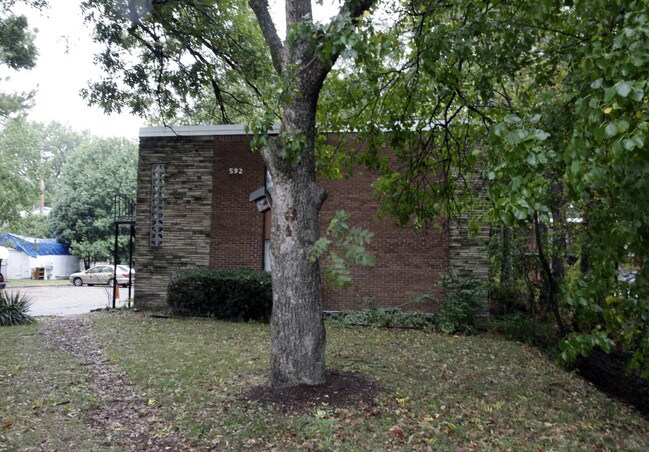 Southernwood in Memphis, TN - Foto de edificio - Building Photo