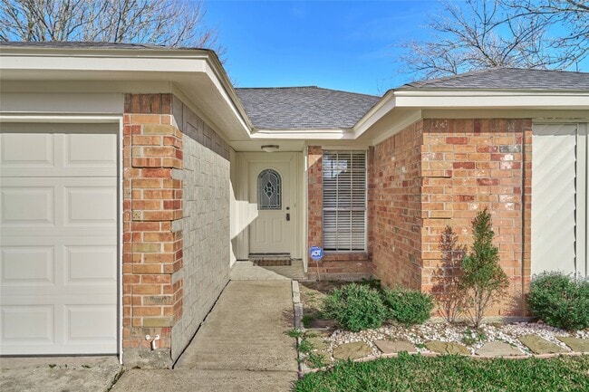 6527 Zapata Dr