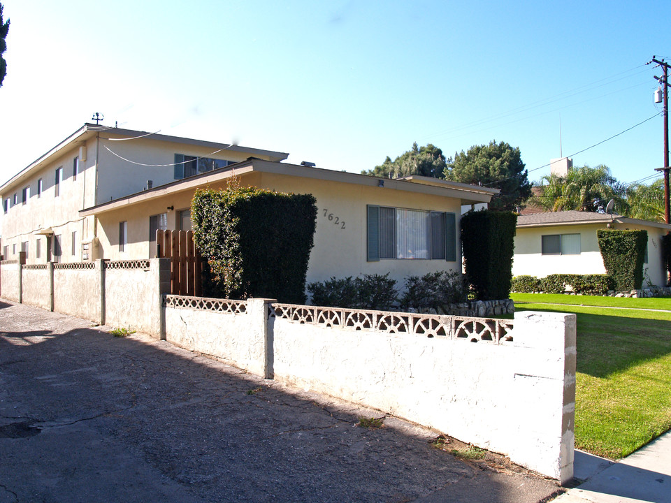 7622 Crescent Ave in Buena Park, CA - Building Photo