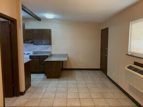 226 Cherry St in Levelland, TX - Building Photo - Building Photo