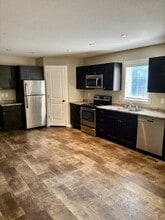 651 Wascana St in Regina, SK - Building Photo - Building Photo