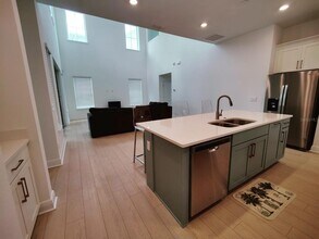 7703 Nemours Pkwy in Orlando, FL - Building Photo - Building Photo