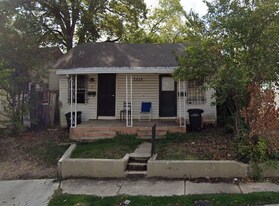 2228 W Poplar St in San Antonio, TX - Building Photo