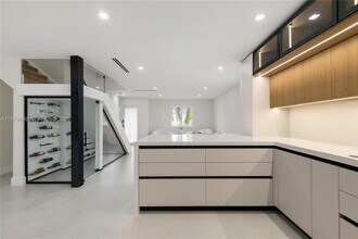 8713 SW 214th St in Cutler Bay, FL - Building Photo - Building Photo