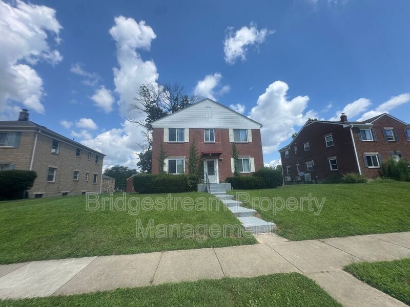 1549 Old Ln Ave in Dayton, OH - Building Photo