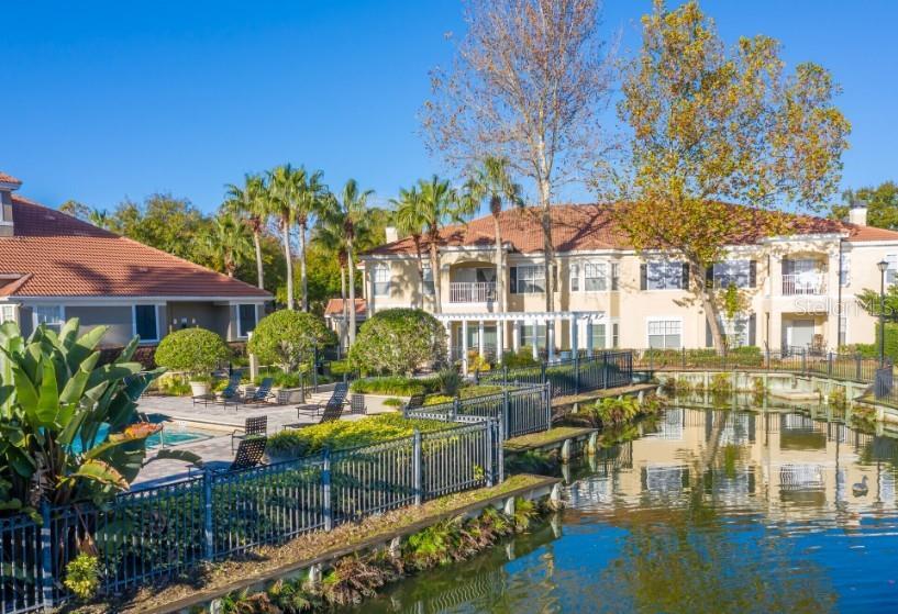 2513 White Magnolia Way in Sanford, FL - Building Photo