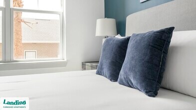 1148 N Main St, Unit 143 in Jacksonville, FL - Foto de edificio - Building Photo