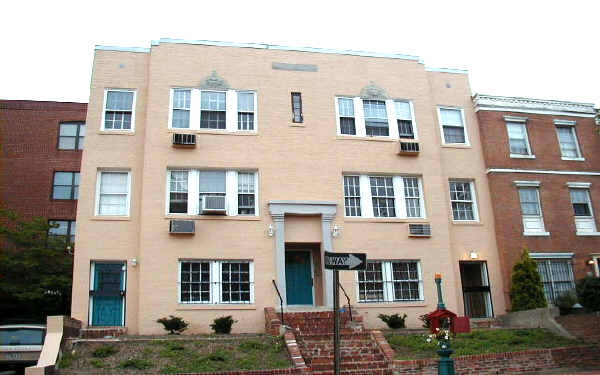 733-735 6th St SE in Washington, DC - Building Photo - Building Photo