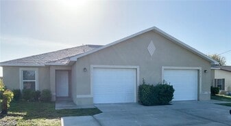 205 Cultural Park Blvd in Cape Coral, FL - Building Photo