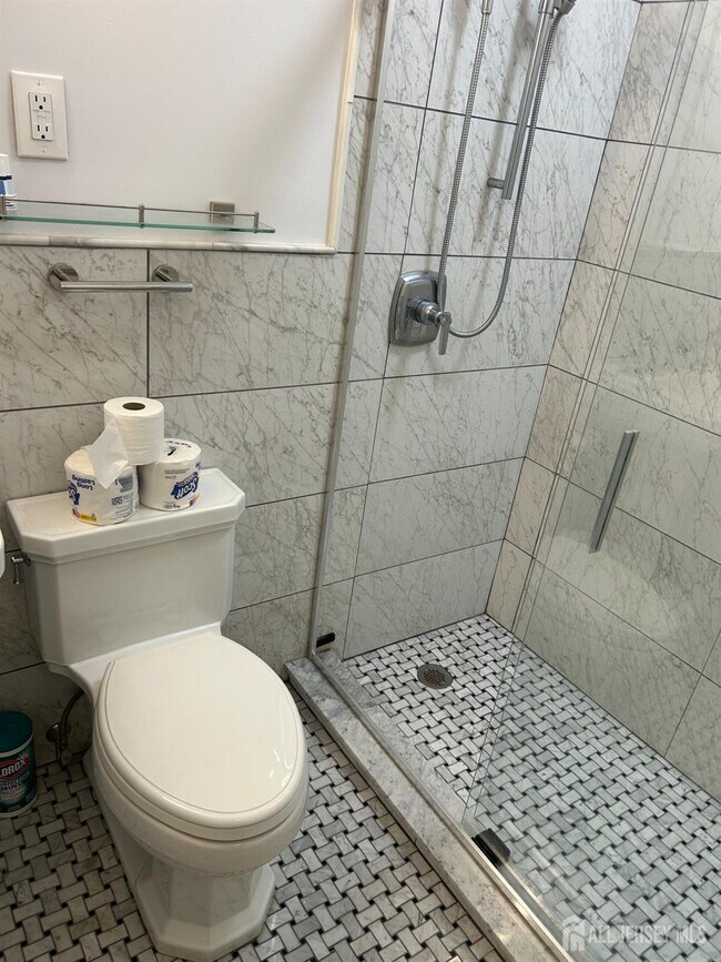 123 S Adelaide Ave in Highland Park, NJ - Building Photo - Building Photo