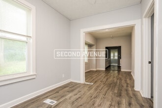 1037 Metropolitan Ave in Kansas City, KS - Building Photo - Building Photo