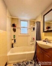 6 Eldora St, Unit 2 in Boston, MA - Foto de edificio - Building Photo