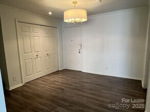 1323 Queens Rd in Charlotte, NC - Building Photo - Building Photo