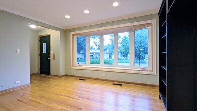 736 N Wilshire Ln in Arlington Heights, IL - Building Photo - Building Photo