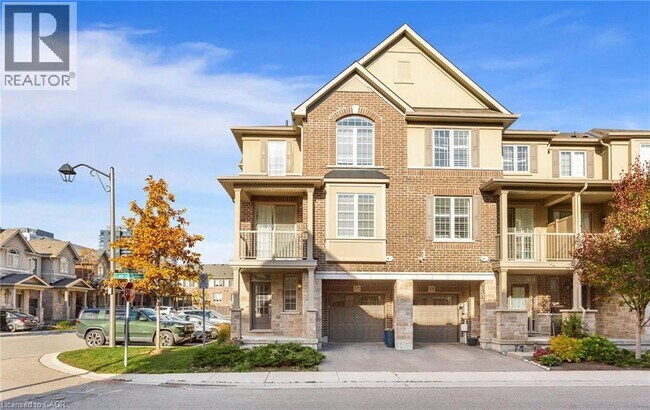 377 Cranbrook Common in Oakville, ON - Building Photo - Building Photo