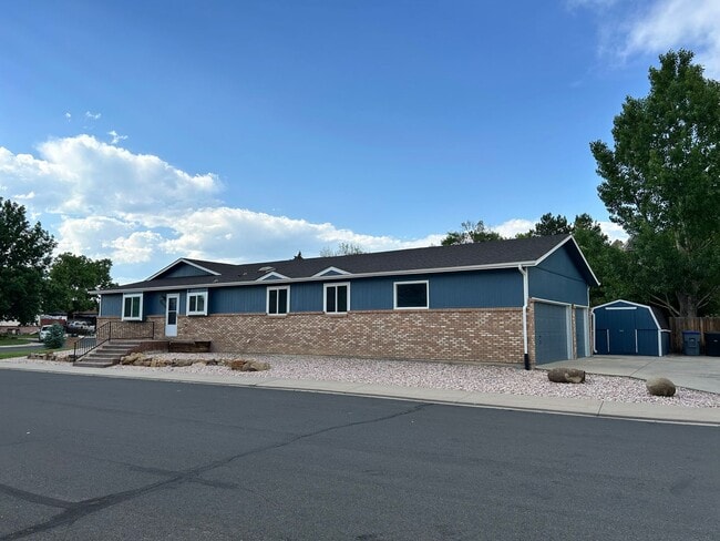 property at 2436 Scott Ct