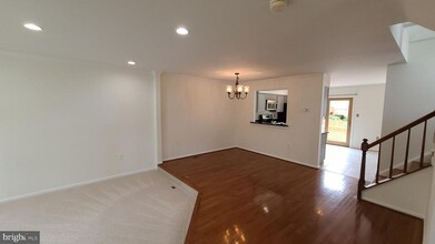 21176 Winding Brook Square in Ashburn, VA - Building Photo - Building Photo