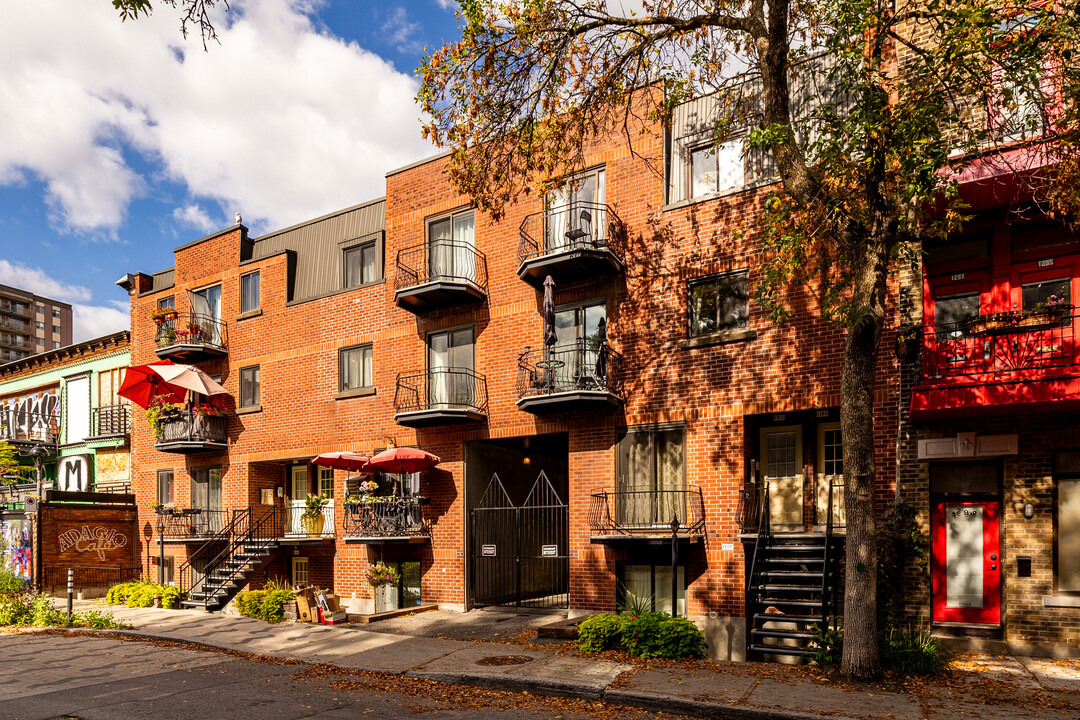 1305-1341 Panet Rue in Montréal, QC - Building Photo