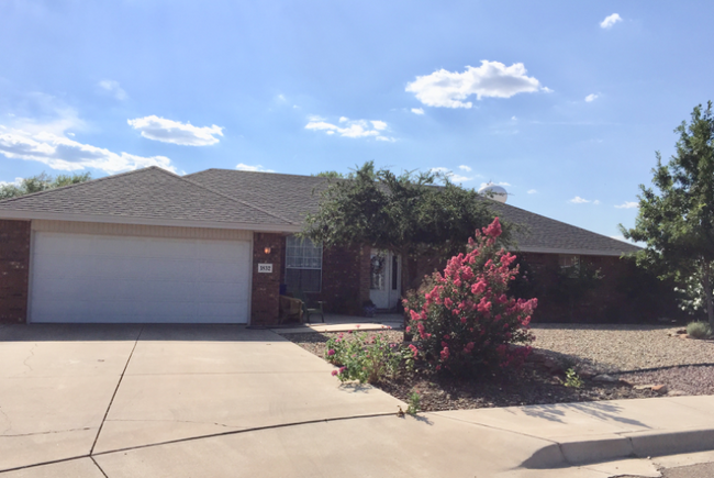 property at 1832 Arbor Dr