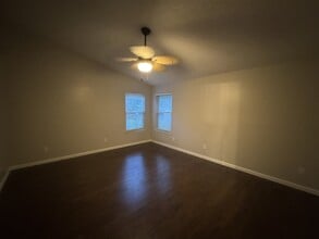 7818 Aquarius Cir S in Jacksonville, FL - Foto de edificio - Building Photo