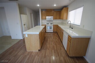 5036 Wild Buffalo Ave in Las Vegas, NV - Building Photo - Building Photo