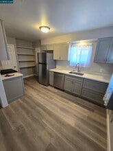 4370 Harmon Rd in El Sobrante, CA - Building Photo - Building Photo