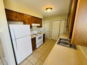 3851 NW Archer St, Unit 102 in Lake City, FL - Building Photo - Building Photo