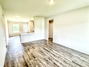 8315 E Queens St in Broken Arrow, OK - Building Photo - Building Photo