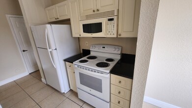 21000 SW 87th Ave in Cutler Bay, FL - Building Photo - Building Photo