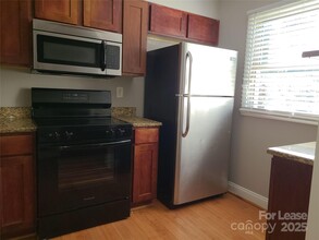 1207 Green Oaks Ln in Charlotte, NC - Building Photo - Building Photo