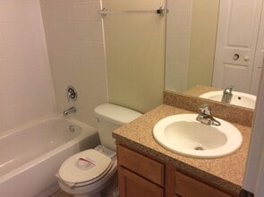 5950 Oakwood Dr in Lisle, IL - Building Photo - Building Photo