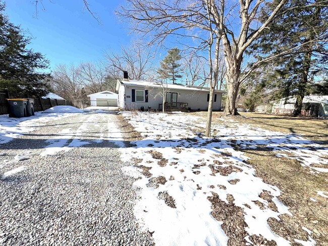property at 2425 N Headley Rd