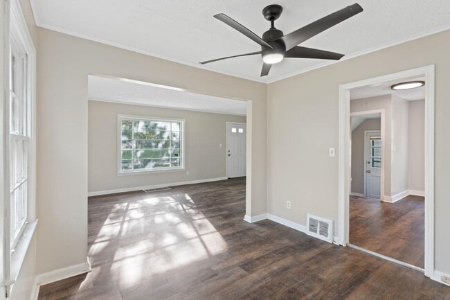 property at 1114 Roslyn Ave