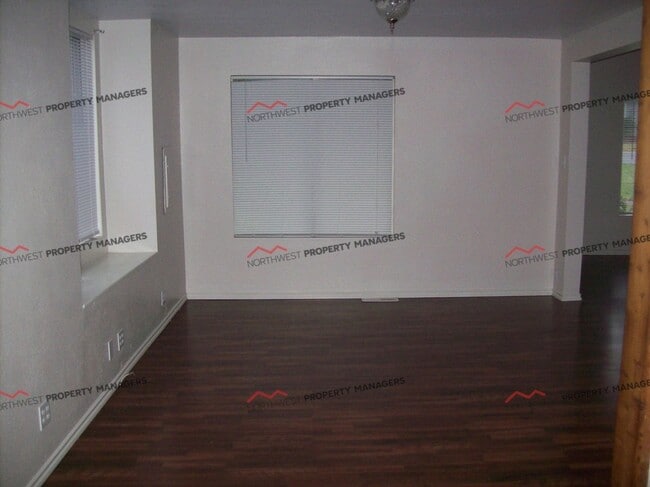 321 S Market Blvd in Chehalis, WA - Building Photo - Building Photo