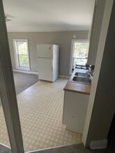 316 Maple Ave 6 Unit in Waukesha, WI - Building Photo - Interior Photo
