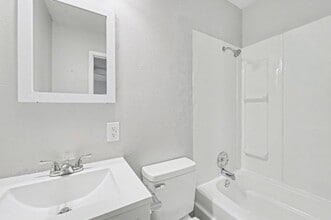 1037 S Happy Hollow Rd in Fayetteville, AR - Building Photo - Building Photo