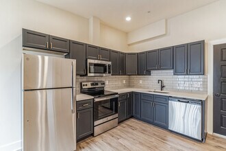 6832 Ridge Ave in Philadelphia, PA - Building Photo - Building Photo