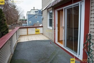 132 Bremen St, Unit #1 in Boston, MA - Building Photo - Building Photo