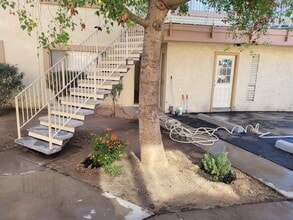 8112 N 33rd Dr, Unit 4 in Phoenix, AZ - Building Photo - Building Photo