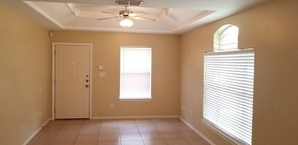2016 Bahamas Dr, Unit #1 in Edinburg, TX - Building Photo - Building Photo