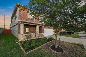 1941 Acaciawood Way in Houston, TX - Building Photo - Building Photo